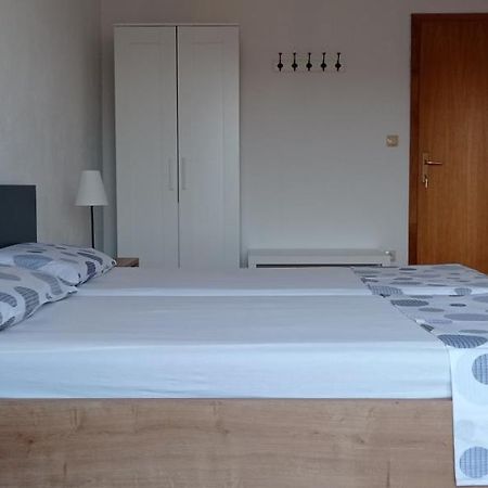 Studio Apartment With Balcony Trogir Exterior foto