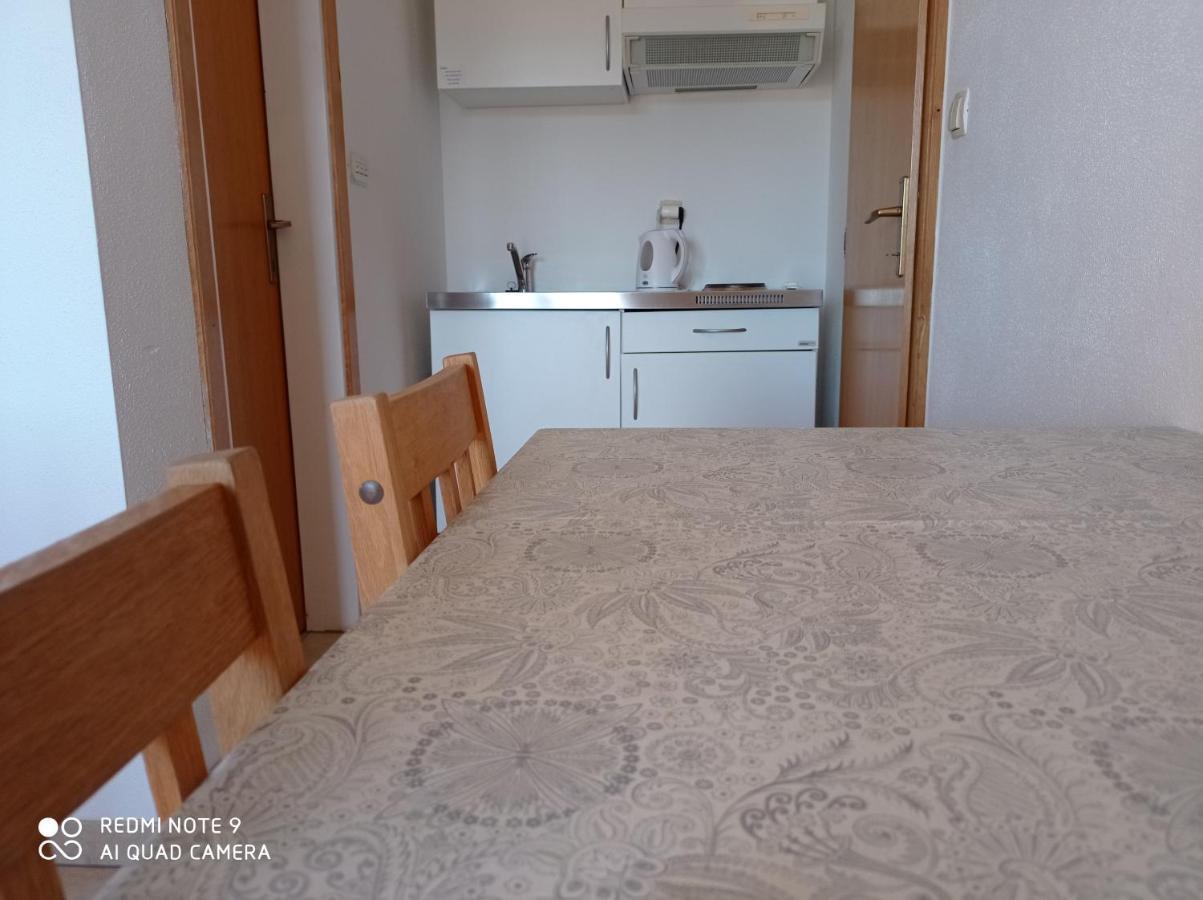 Studio Apartment With Balcony Trogir Exterior foto